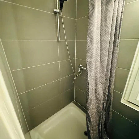 Kompakte & Guenstige Einzimmer Studio דירה